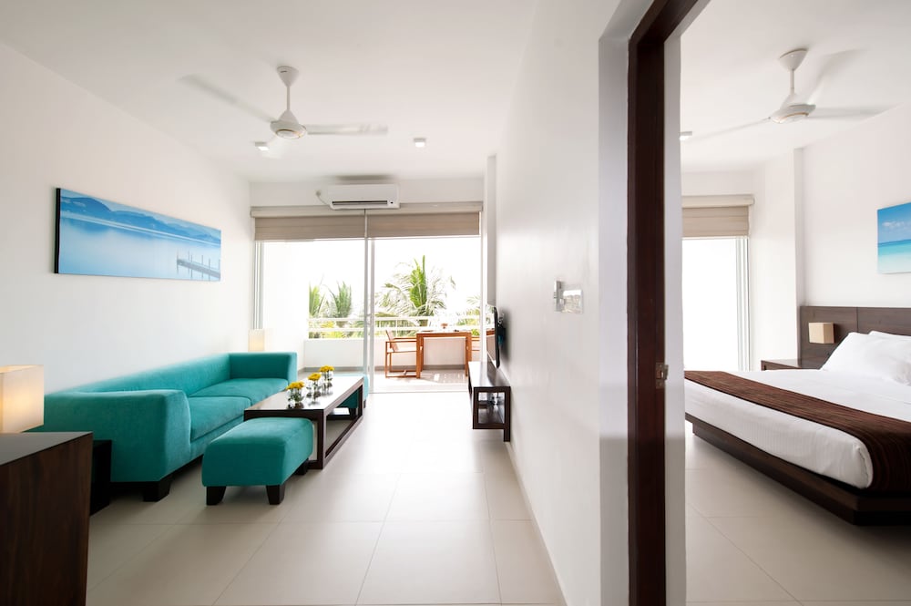 The Beach - All Suite Hotel 14/50