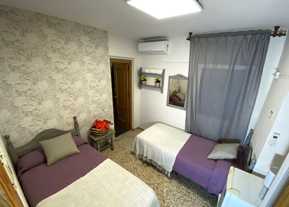 Hostal Azahara 7/70