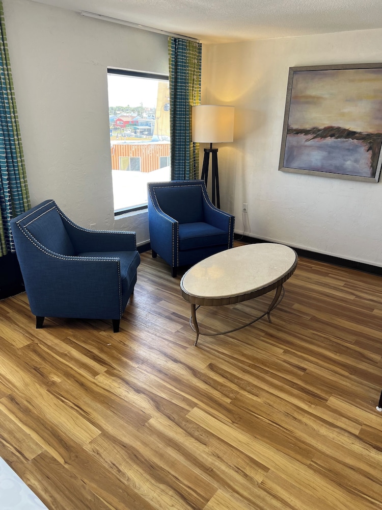 Flamingo Inn 30/50