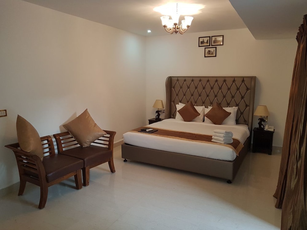 Paradise Village Resort 19/66