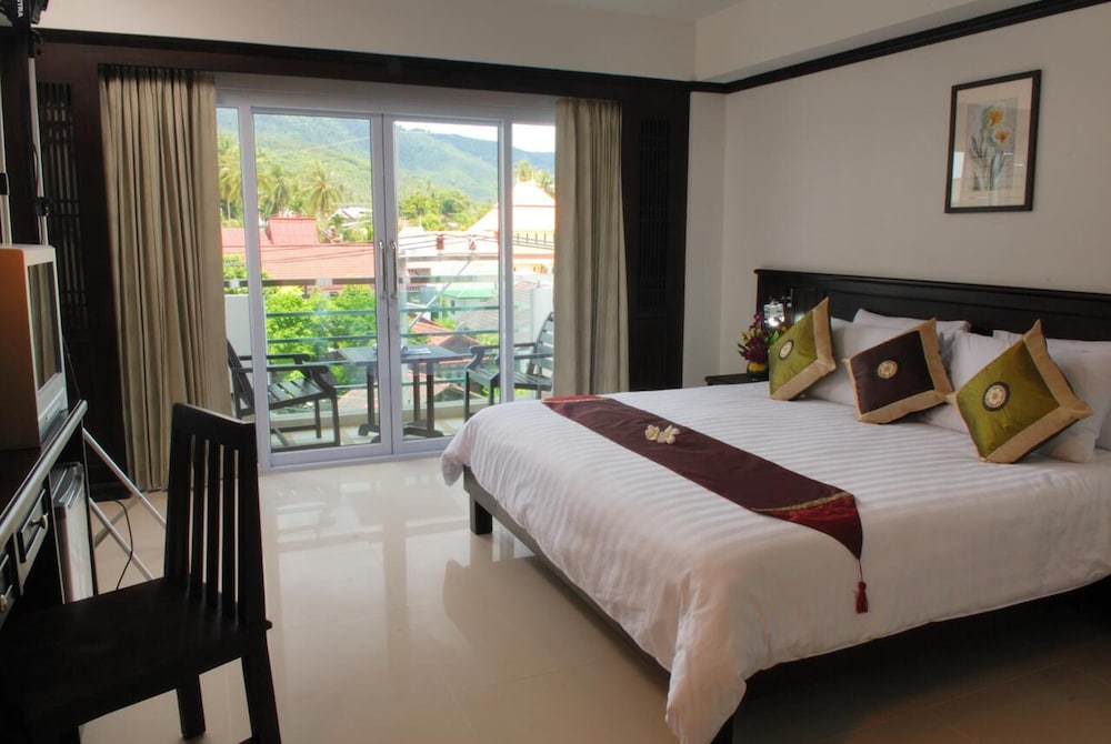First Residence Hotel 24/48