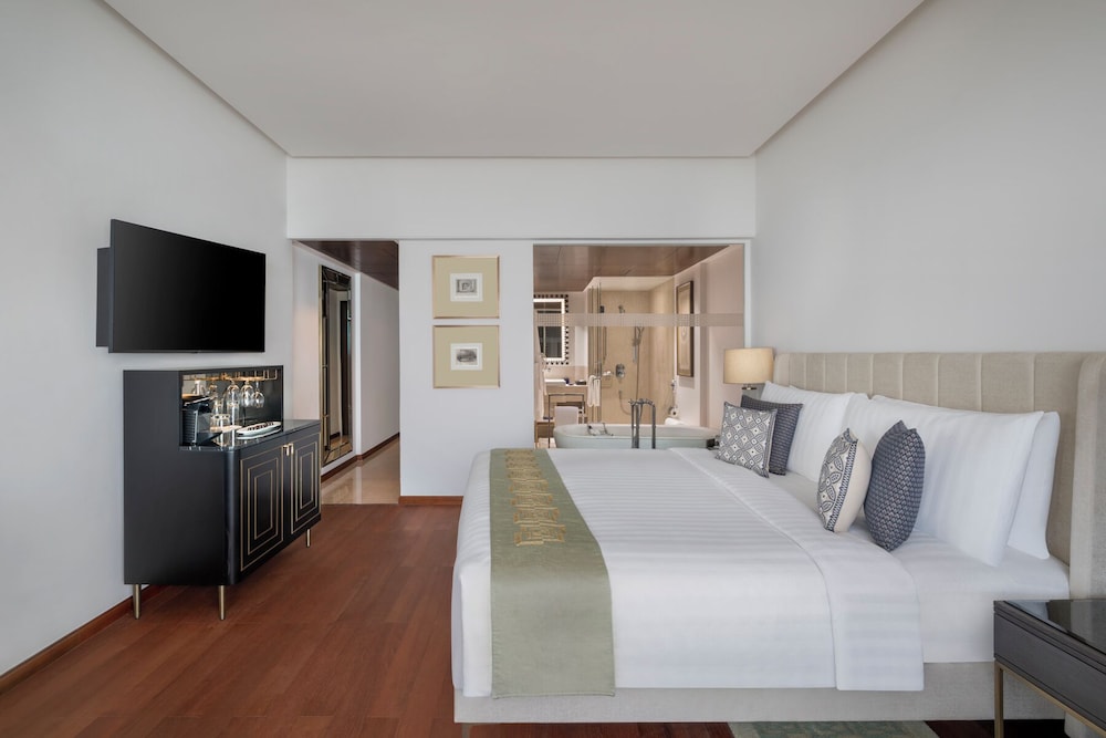 Premier, King Bed