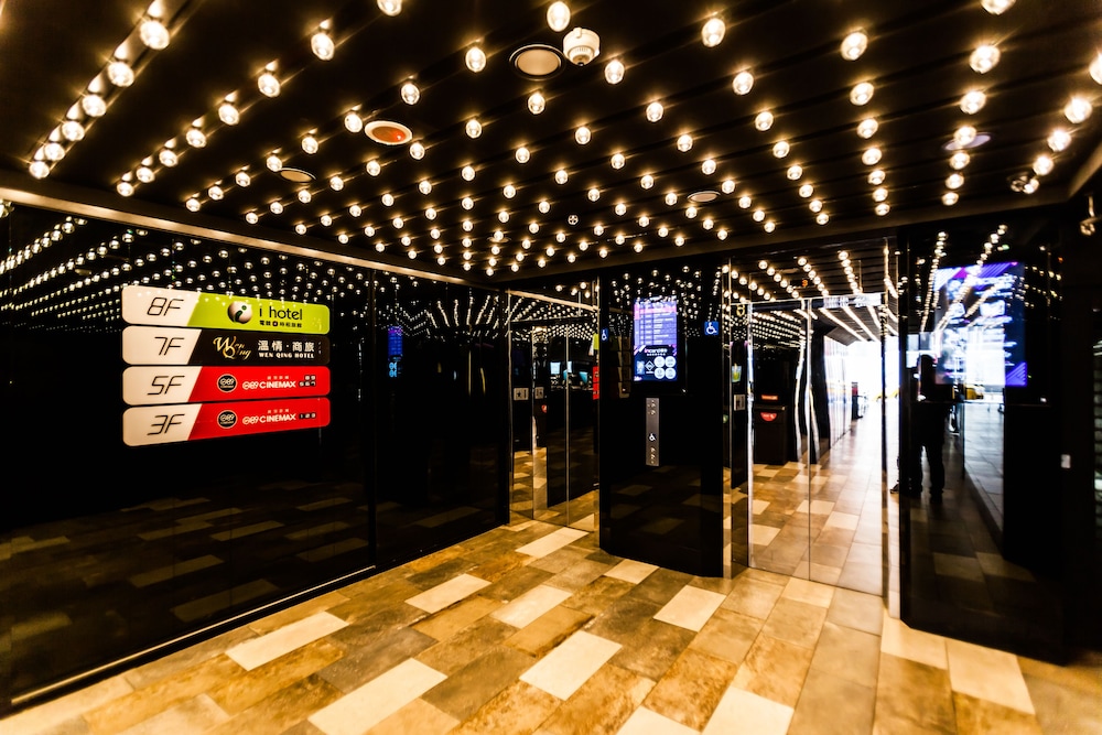I Hotel 27/30