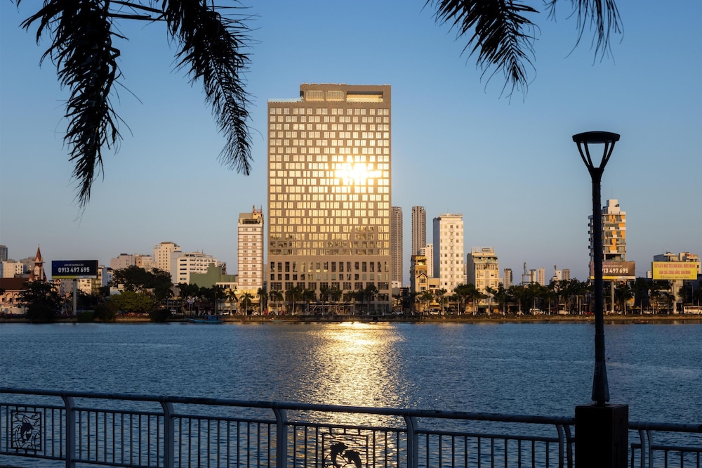 Wink Hotel Danang Riverside 59/61