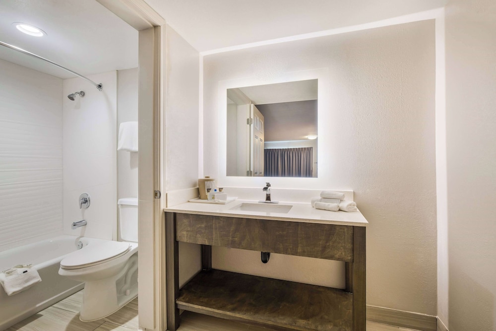 غرفة بسرير كينج لغير المدخنين، Days Inn by Wyndham Chula Vista/San Diego 6/6