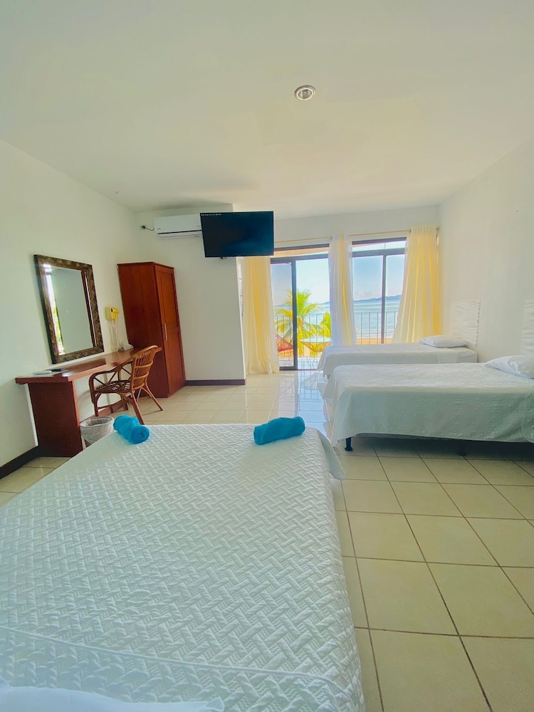 Hotel Las Brisas 12/34