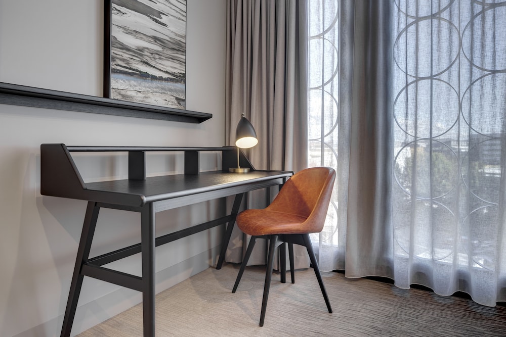 Vibe Hotel Canberra Airport 44/63