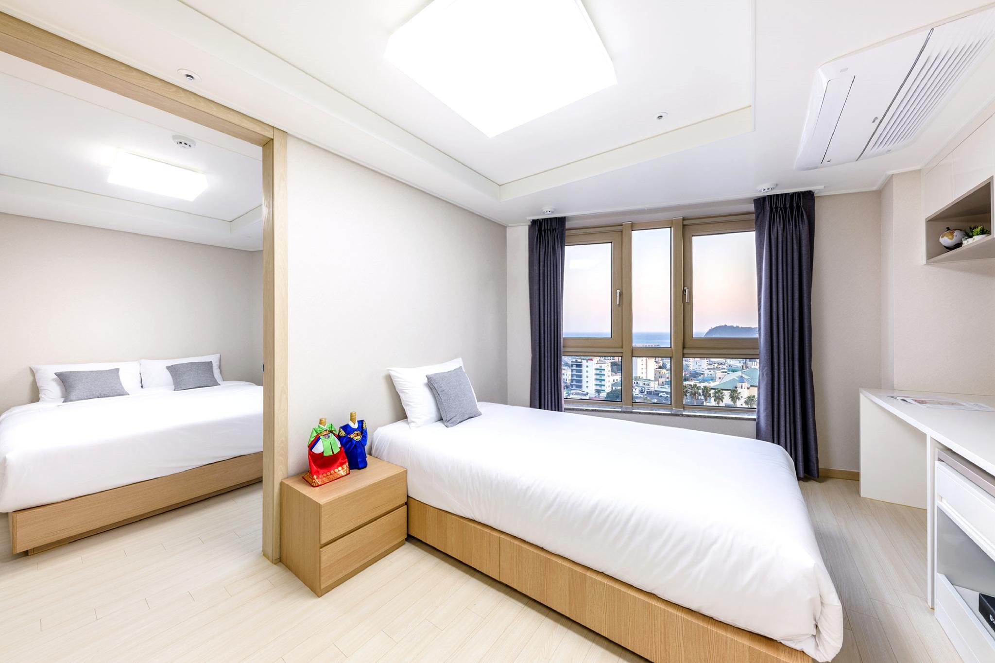 Ocean, Junior Suite, 1 Double and 1 Single Bed