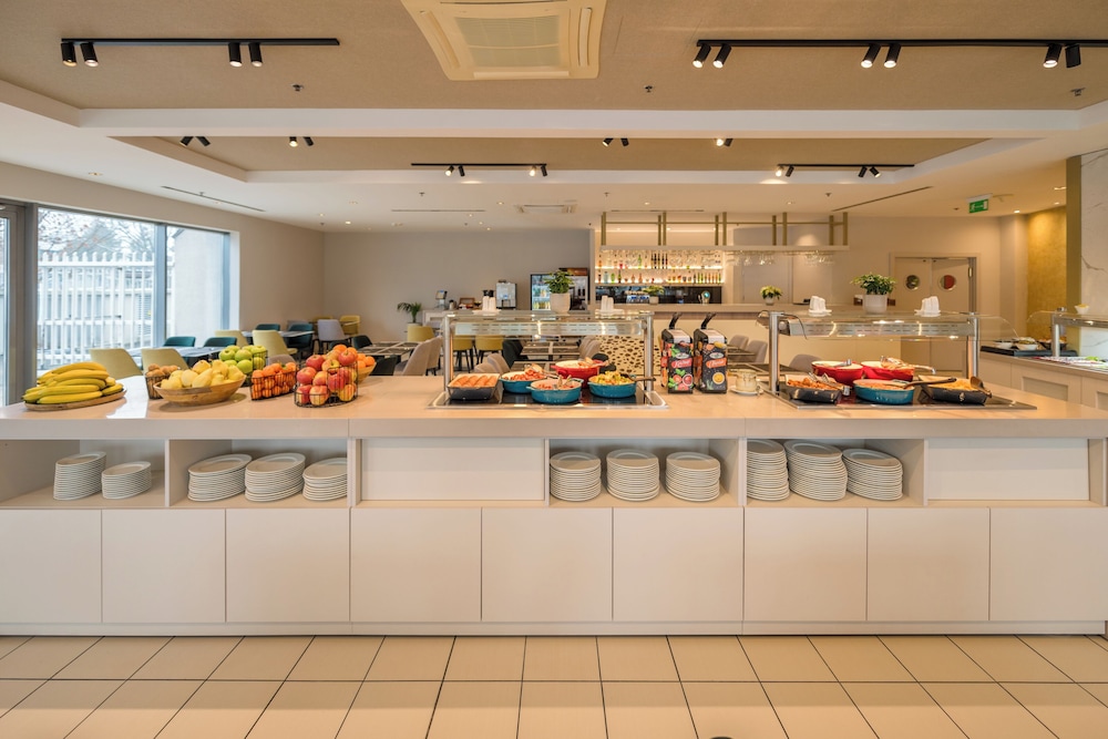 Expo Tower Hotel by Mellow Mood Hotels 73/82