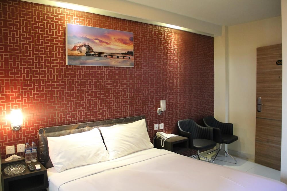 Antoni Hotel 17/35