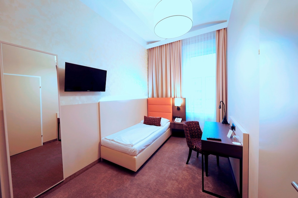 HOTEL DREI KRONEN VIENNA CITY 36/74
