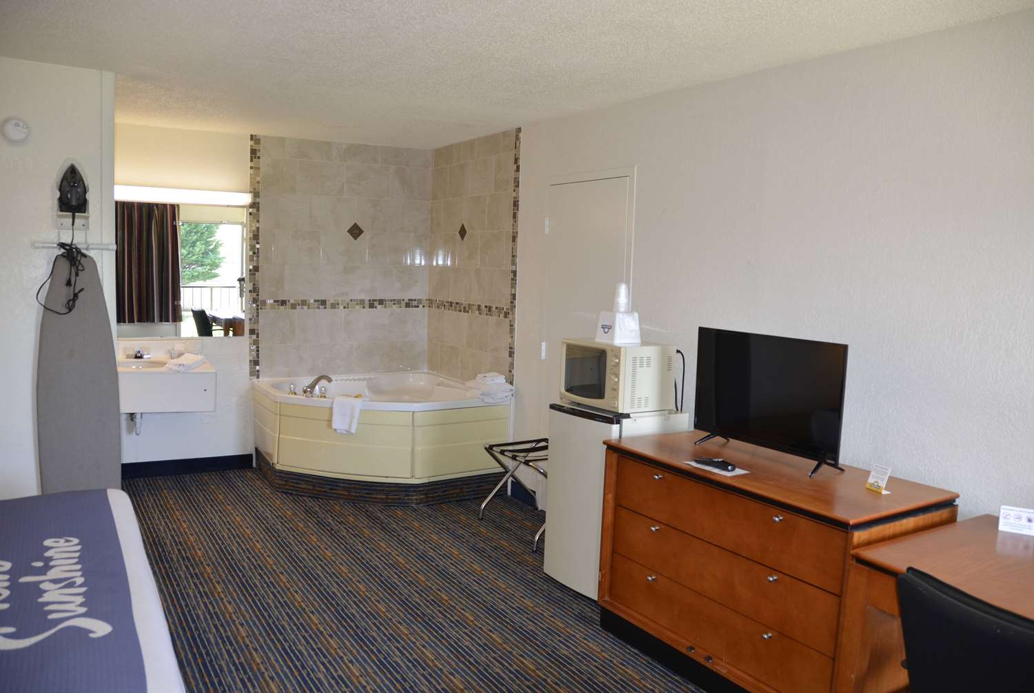 Days Inn by Wyndham Luray Shenandoah 5/33