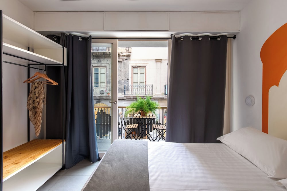 Deluxe, Double Bed