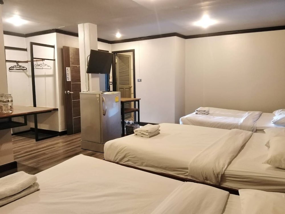 Pimpimarn Beach Hotel 13/66