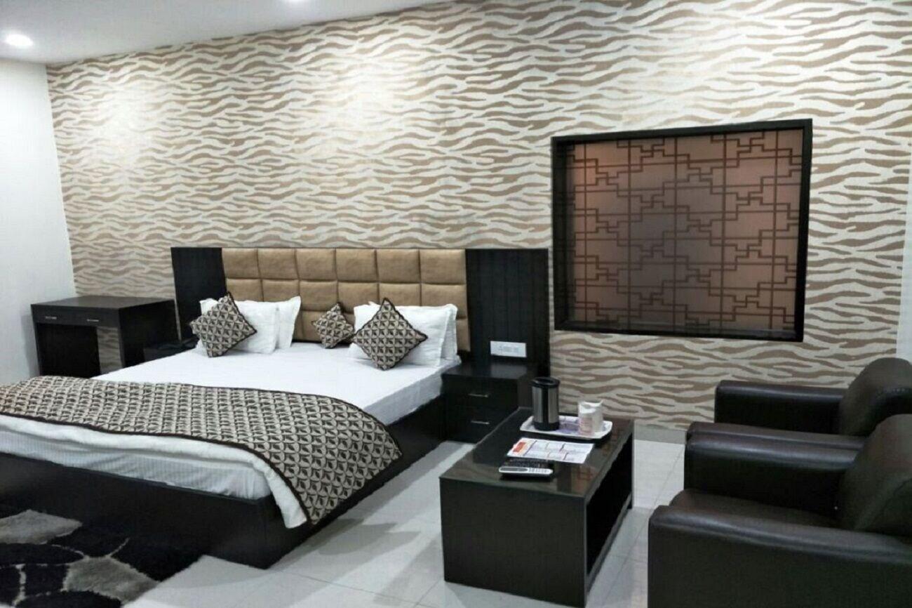 Hotel Mandakini Lush 6/28