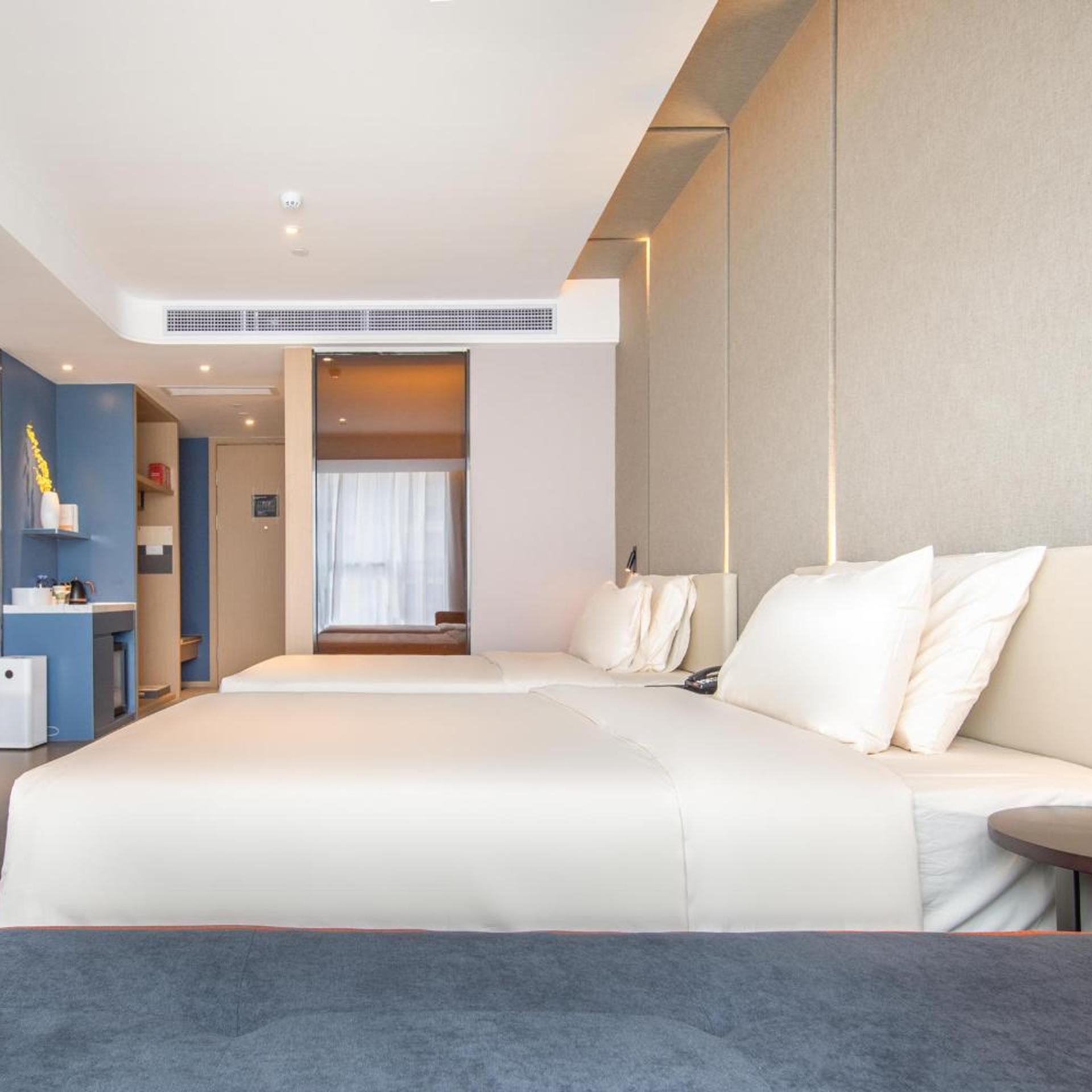 Atour Hotel (Zhongshan North Railway Station, V - PARK plaza) 12/28