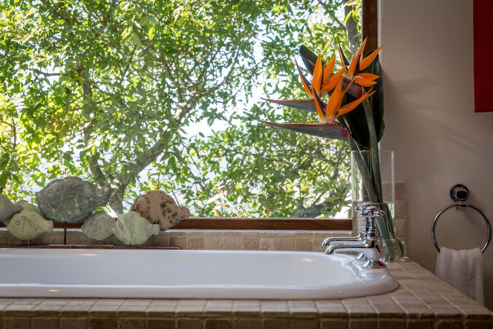 Tomjachu Bush Lodges 38/74