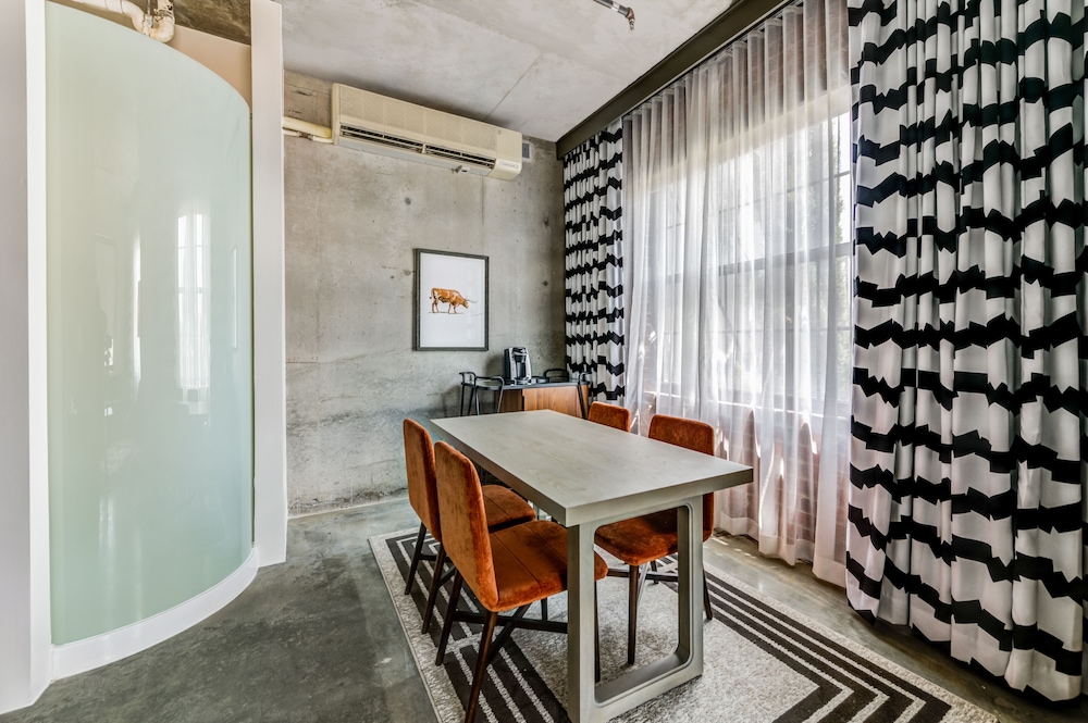 NYLO Las Colinas Hotel, Tapestry Collection by Hilton 50/61