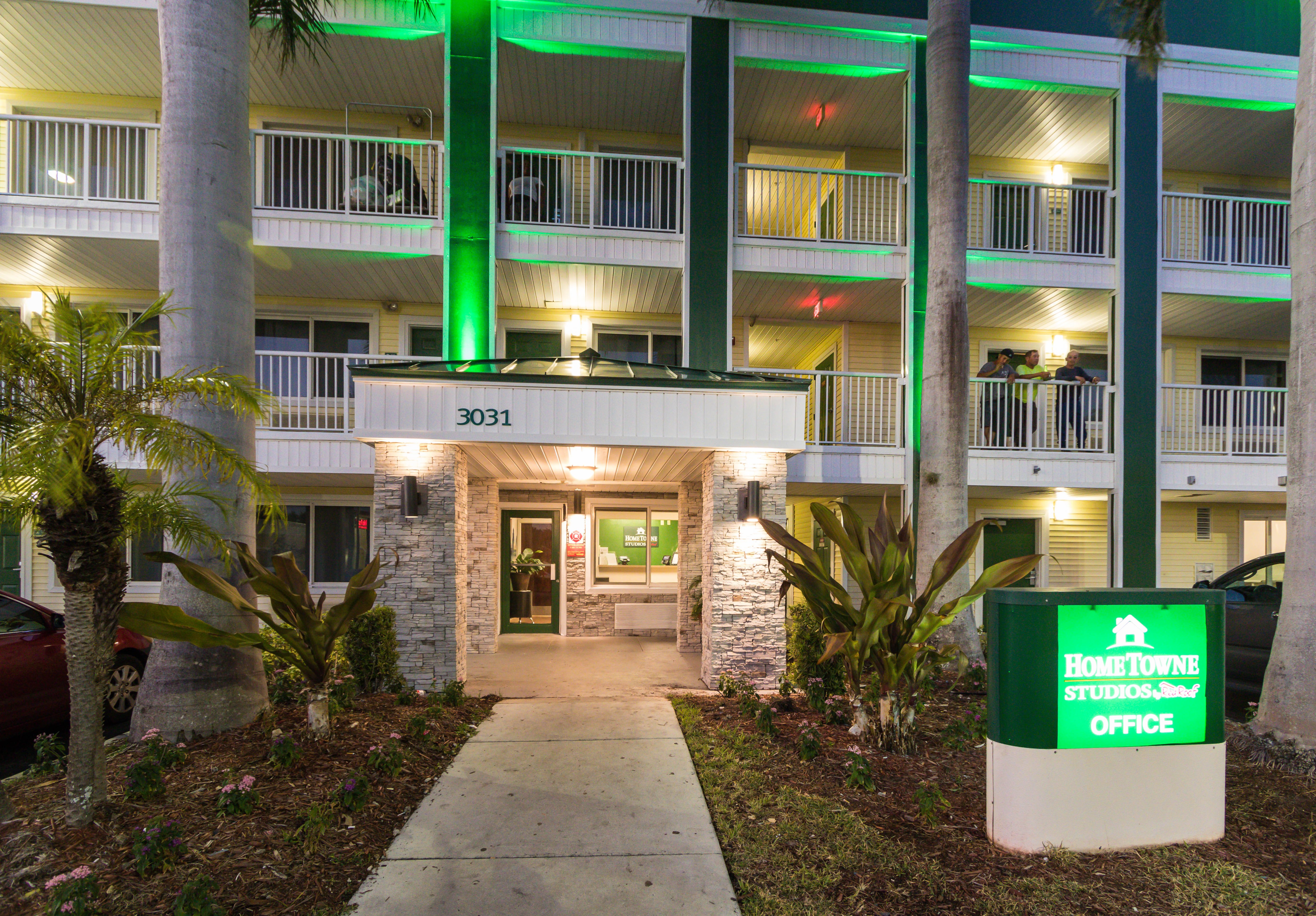 HomeTowne Studios Fort Lauderdale 1/13