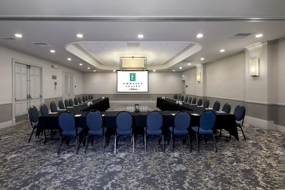 Embassy Suites by Hilton Anaheim North 55/71