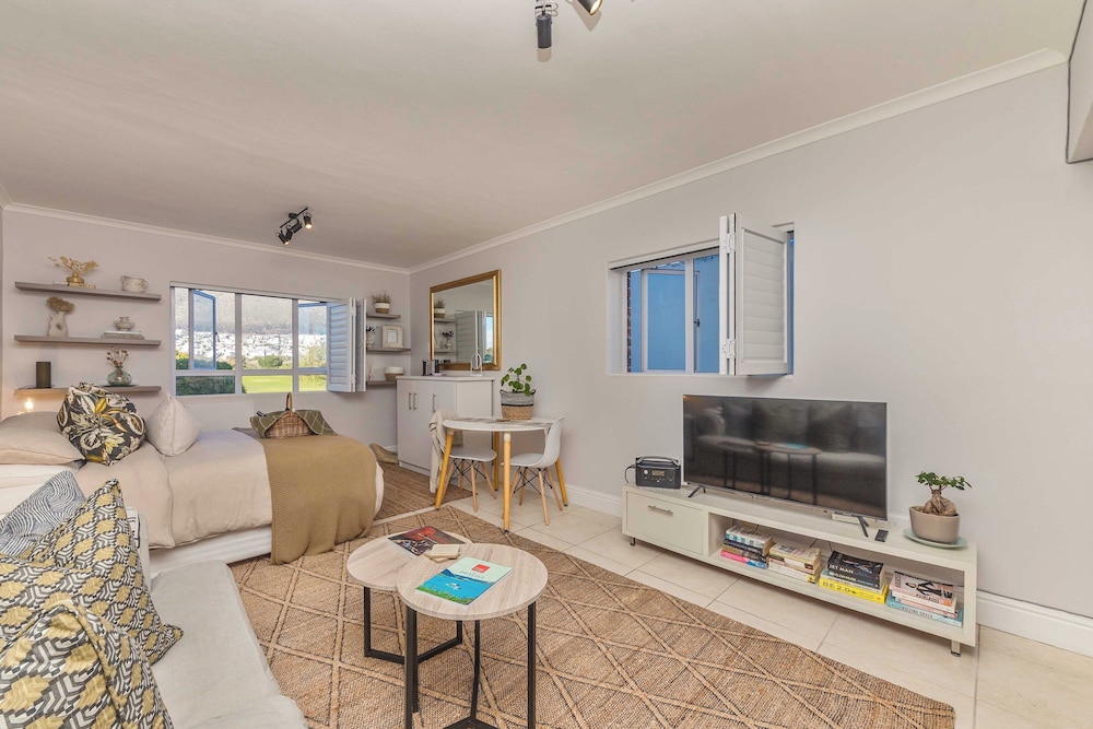 Mouille Point Village 35/50
