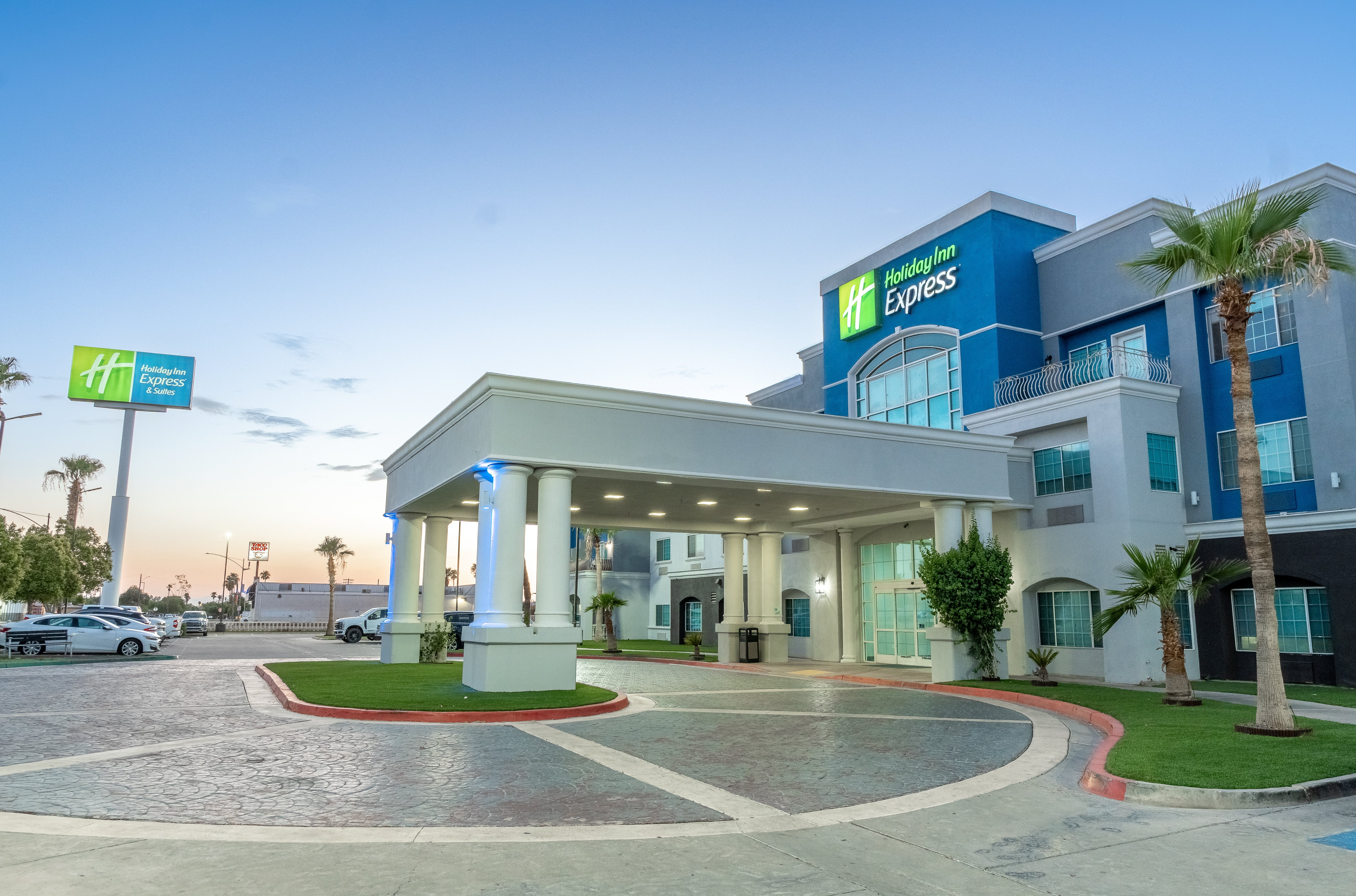 Holiday Inn Express Hotel And Suites el Centro 66/70