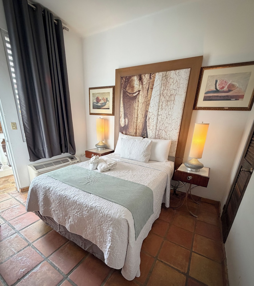 At Wind Chimes Boutique Hotel 27/77