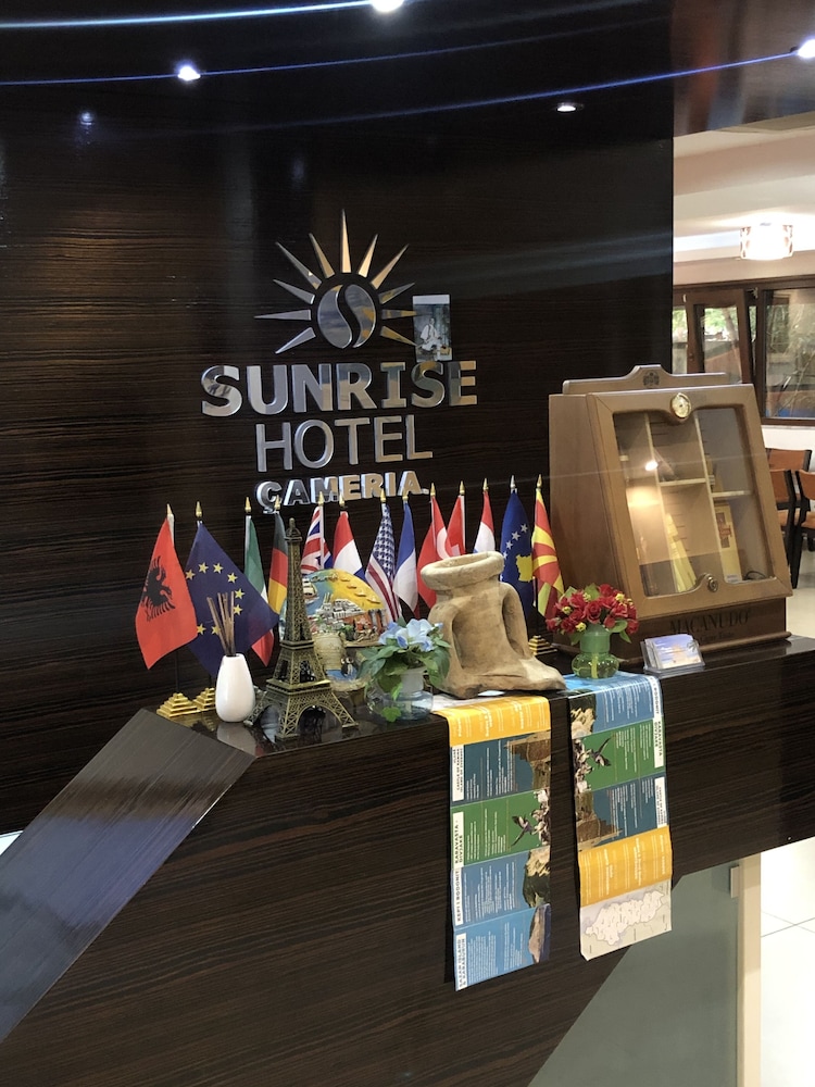 Sunrise Hotel Cameria 18/50