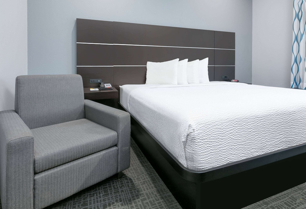 Days Inn by Wyndham Zachary LA 17/37