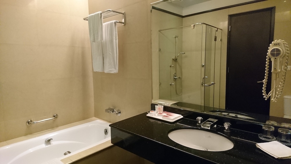 Taipei International Hotel 50/58