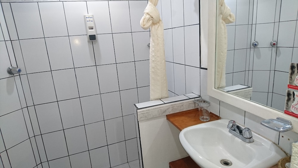 Novo Hotel & Suite 54/59