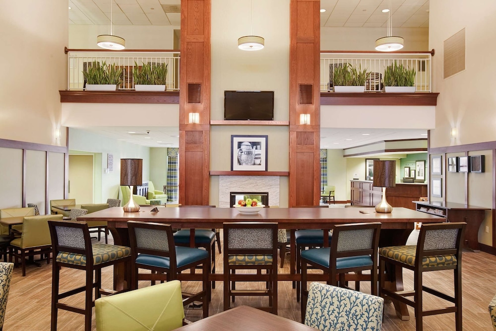 Hampton Inn Suites Providencew 34/42