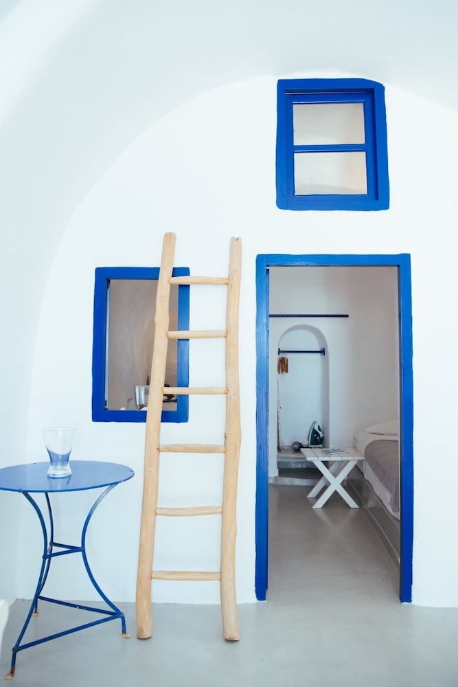 Blu Blanco Cave House 27/47
