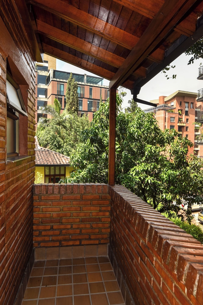 LA CAMPANA HOTEL BOUTIQUE 37/64
