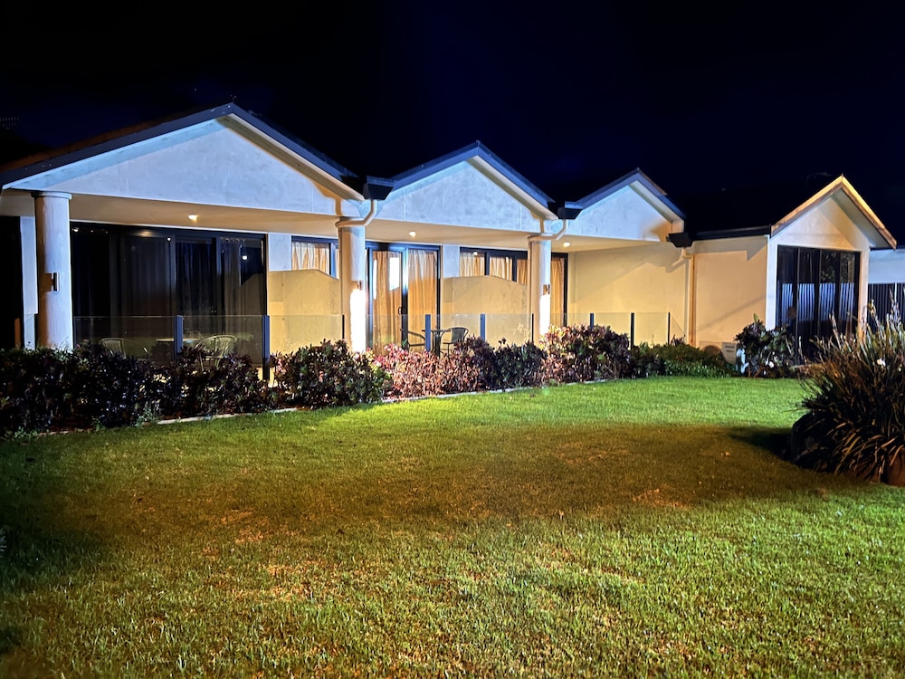 Port Fairy Motor Inn 58/63