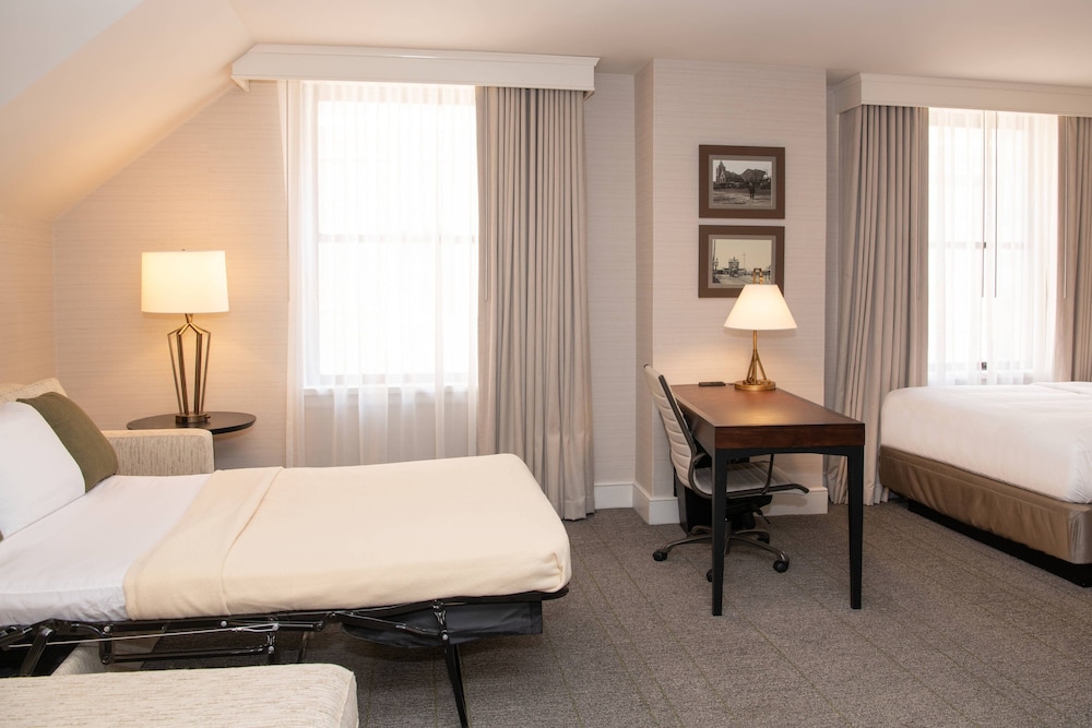 Marriott Syracuse Downtown 13/82