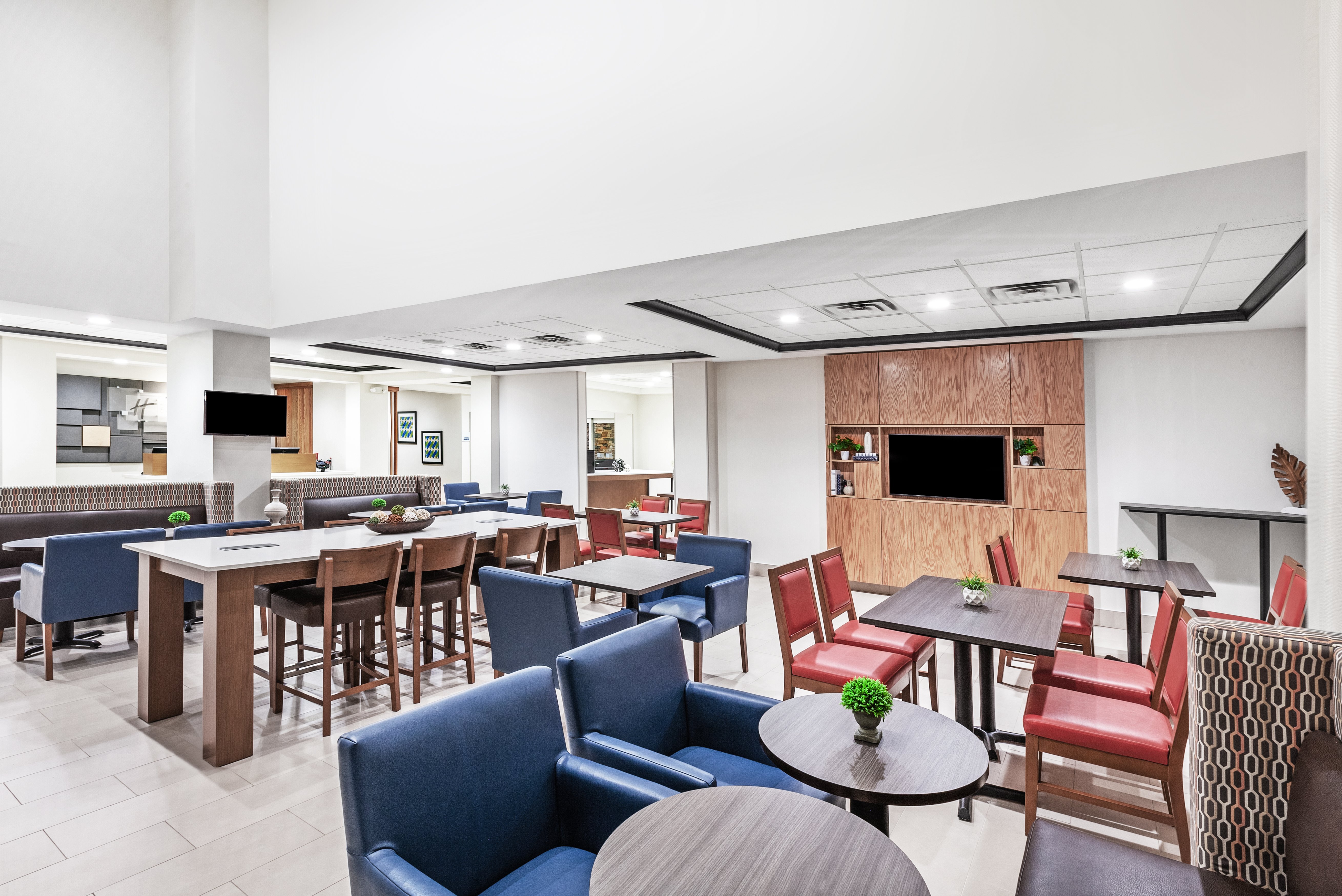 Holiday Inn Express Hotel And Suites Baton Rouge East 33/41