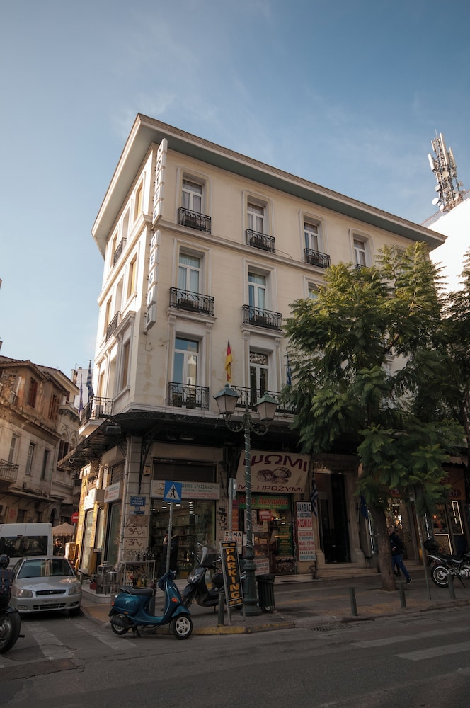 Cecil Hotel 66/70
