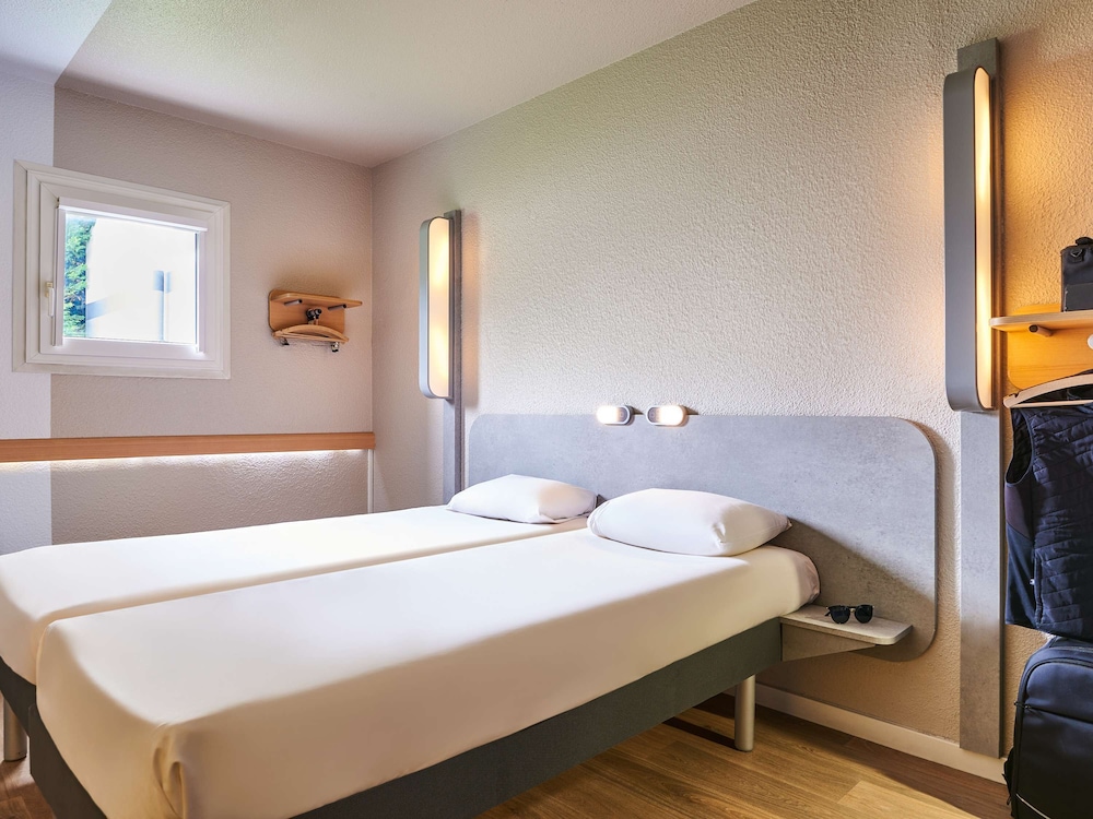 Ibis Budget Versailles Chateau Saint Cyr 19/40