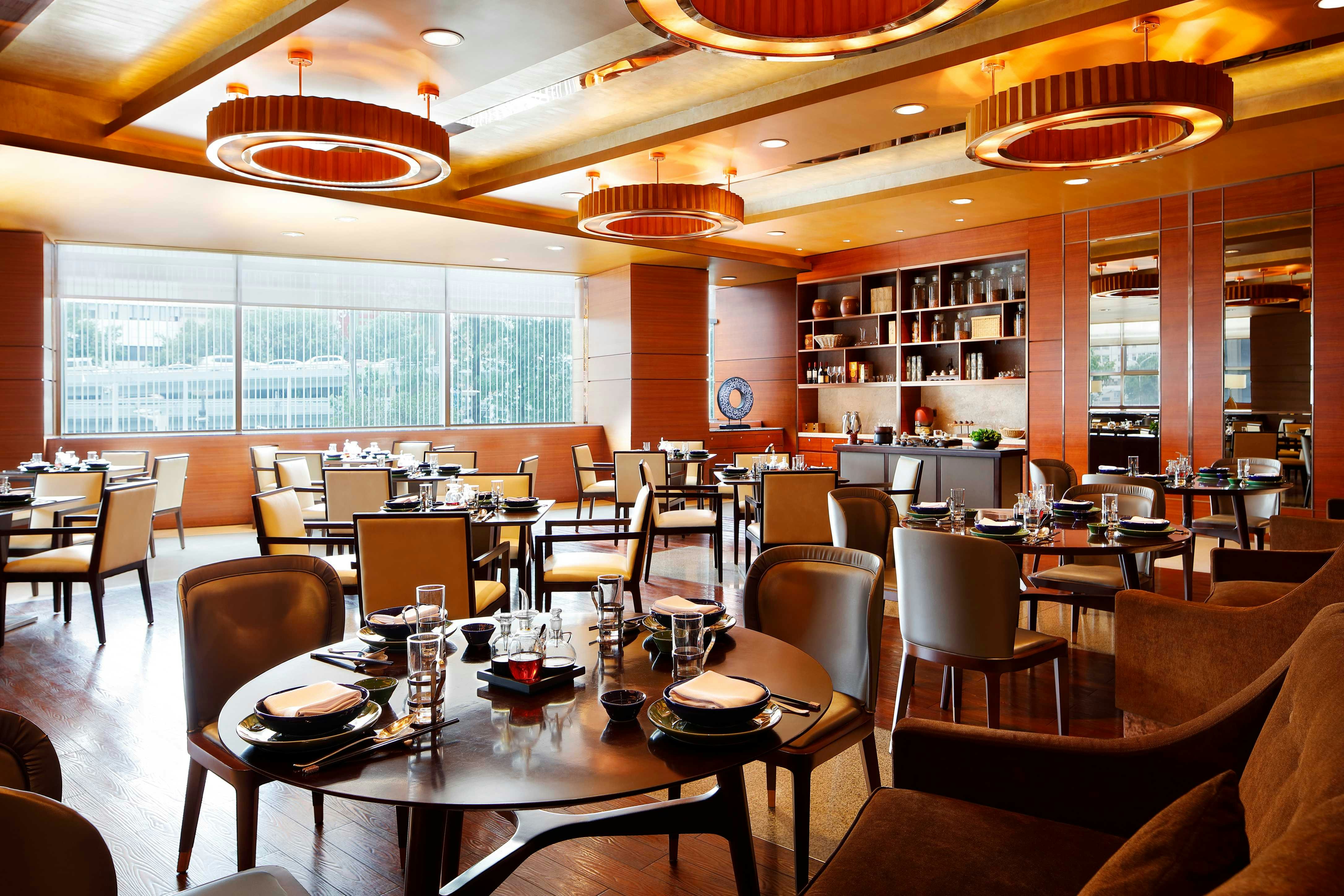 New World Wuhan Hotel 50/70