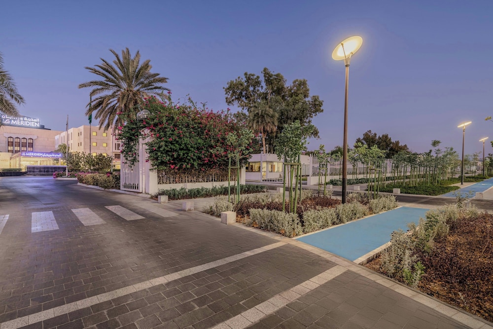 فندق المدينة مريديان(Le Meridien Medina) 58/60