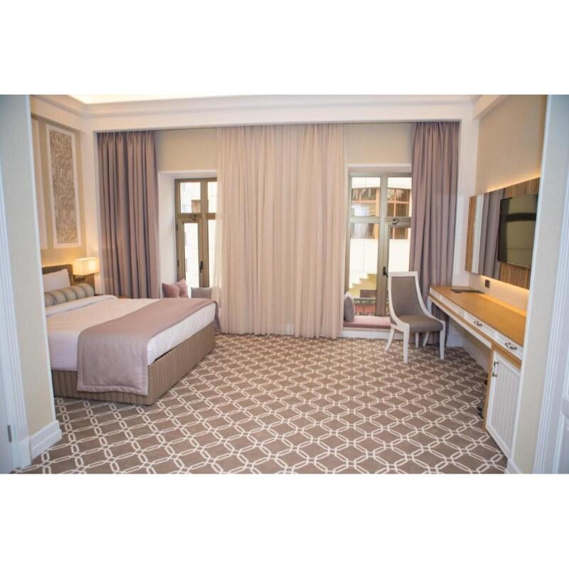 DELUXE ROOM (DLX)