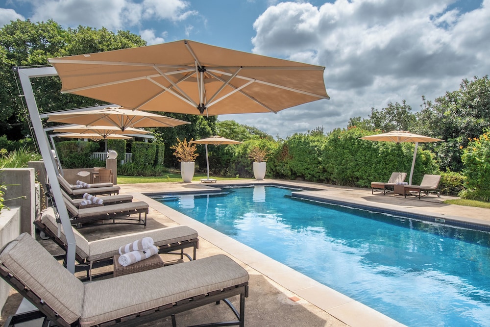 Nut Grove Manor Boutique Hotel 43/50