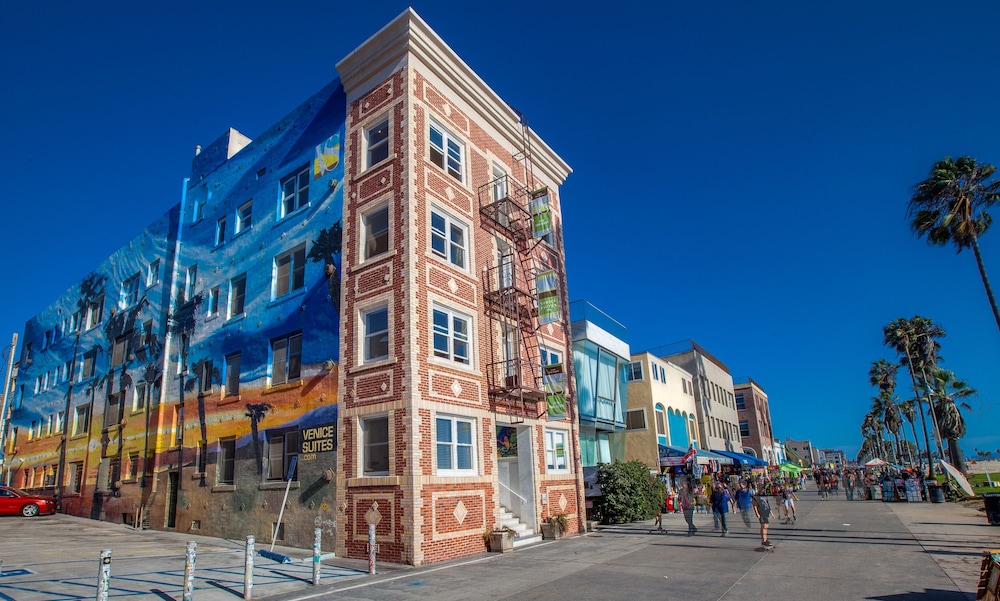 Venice Suites 58/68