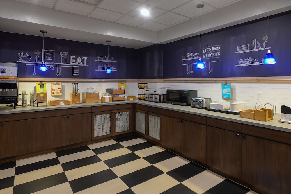 Hampton Inn Suites Atl Six Flags 13/61