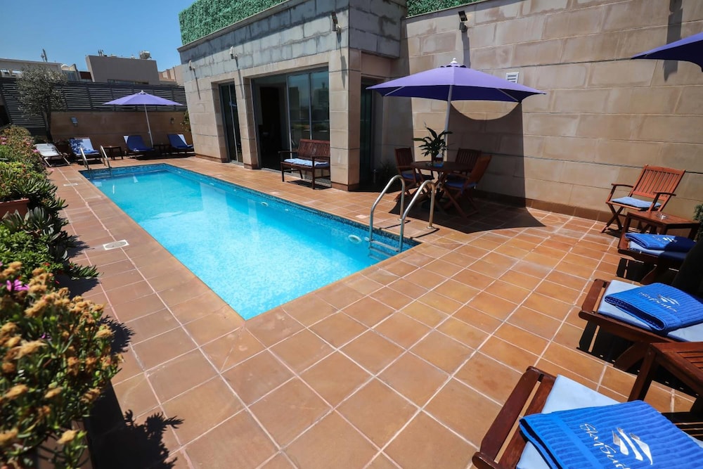 Sky Suites 26/61