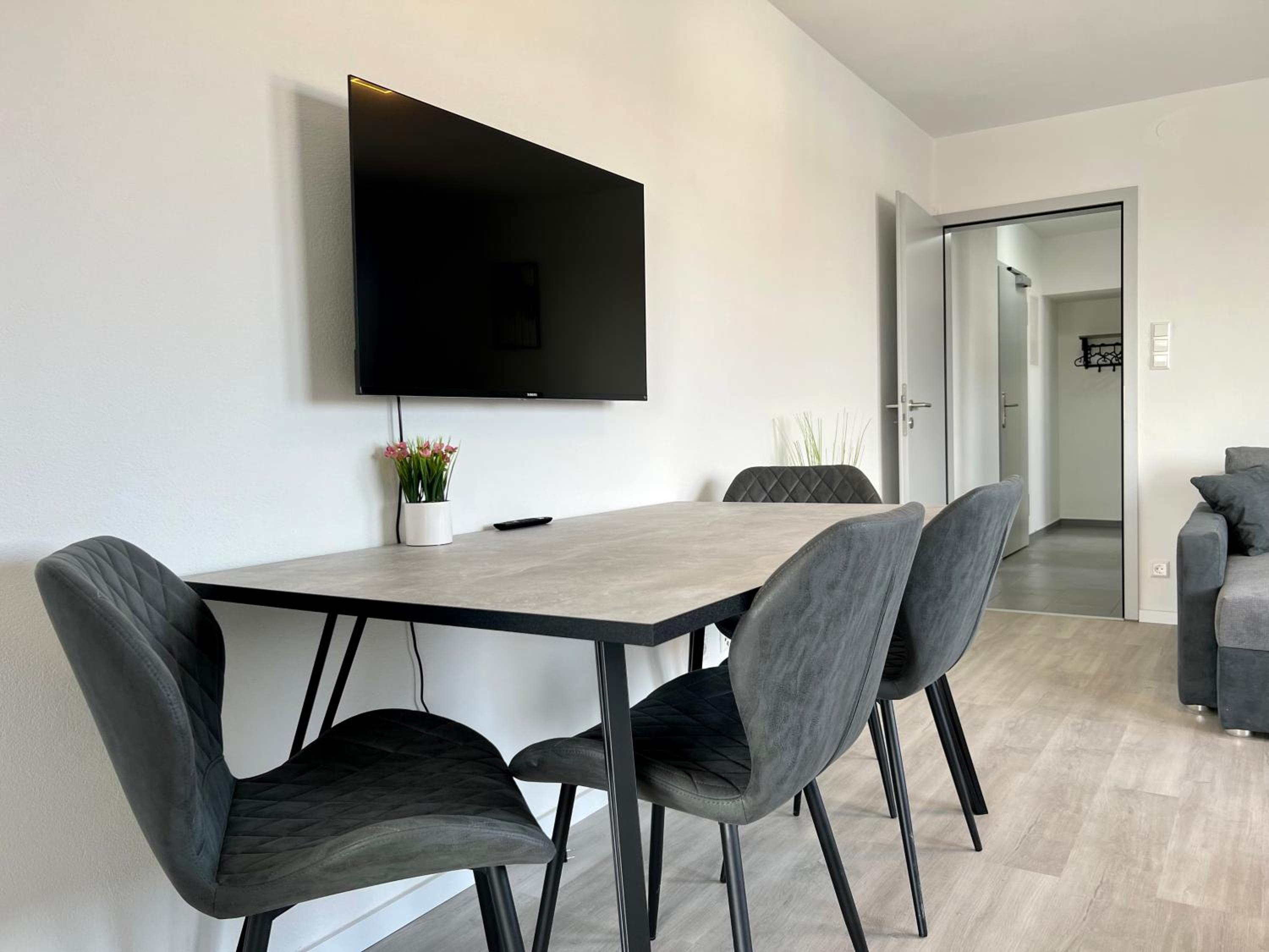 Nujen - Hotel und Apartment Stuttgart Zuffenhausen 17/25