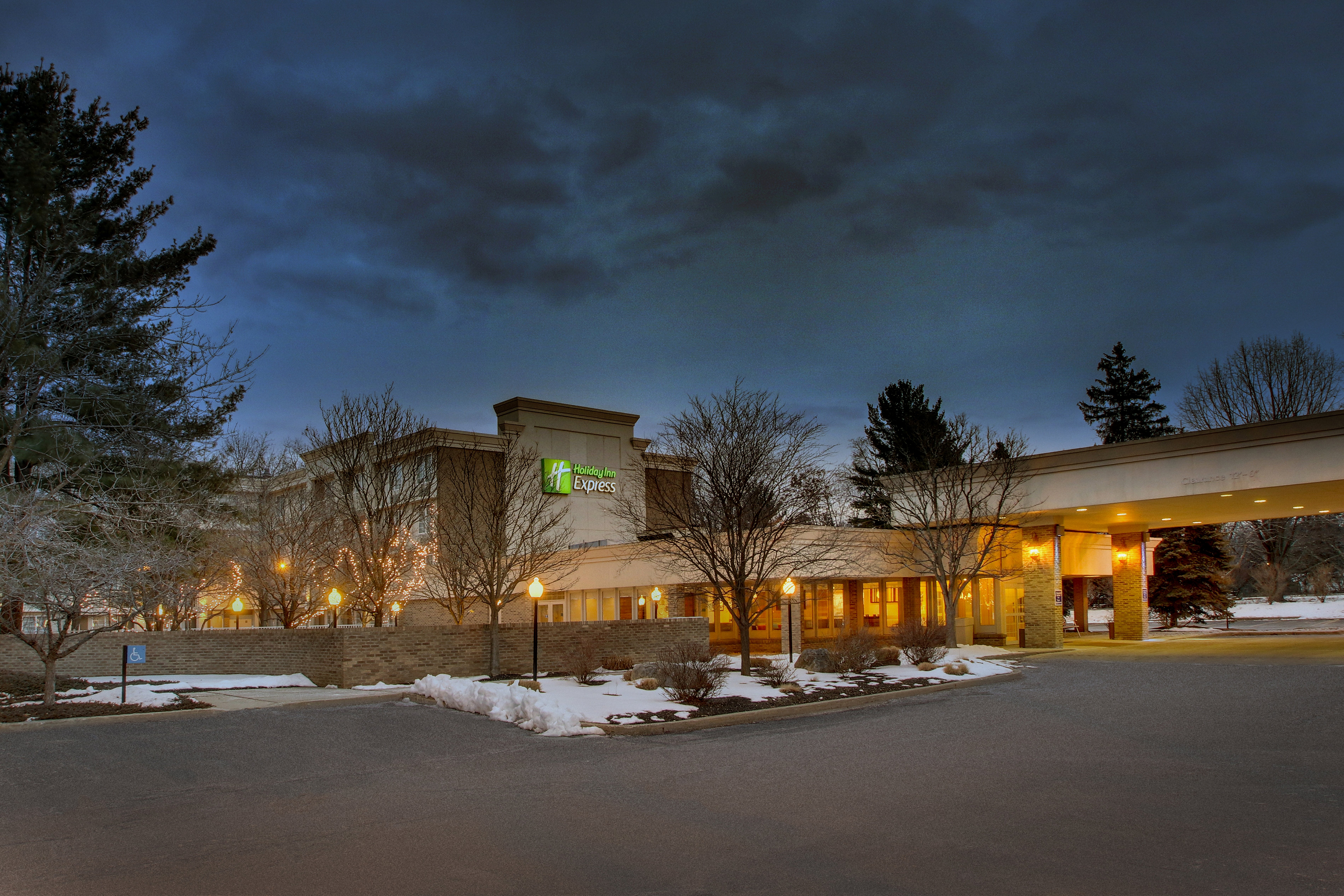 Holiday Inn Express Poughkeepsie 2/48