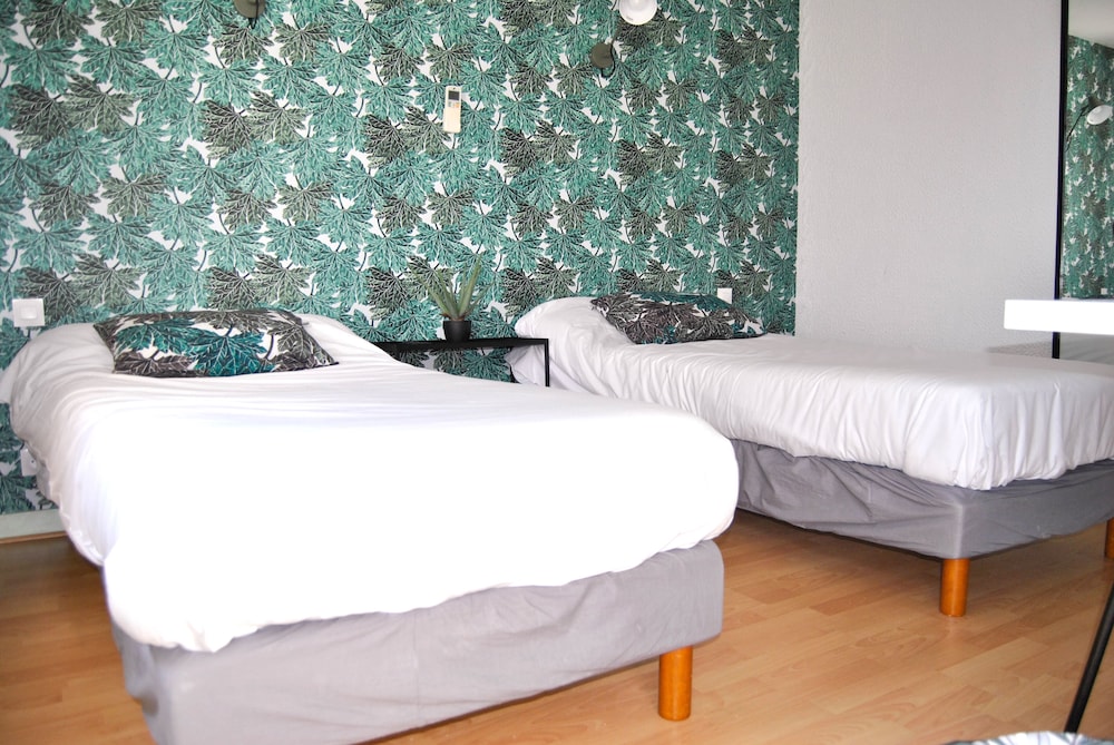 HOTEL LE THUROT 9/50