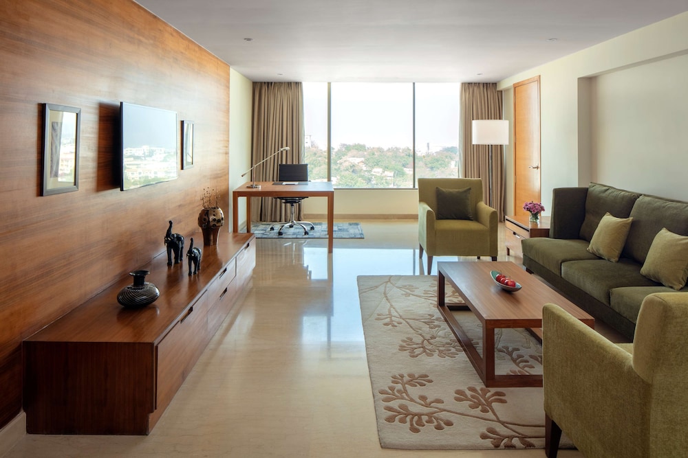 Radisson Blu Plaza Hotel Hyderabad Banjara Hills 50/73
